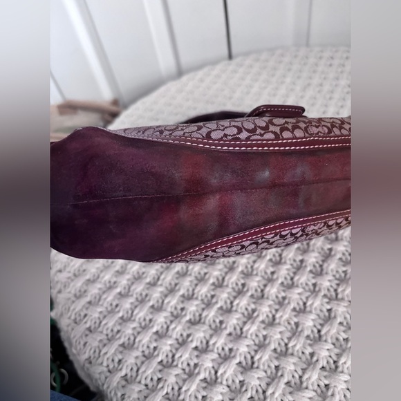 Vintage Coach Burgundy Signature Print Soho bag - Picture 6 of 16